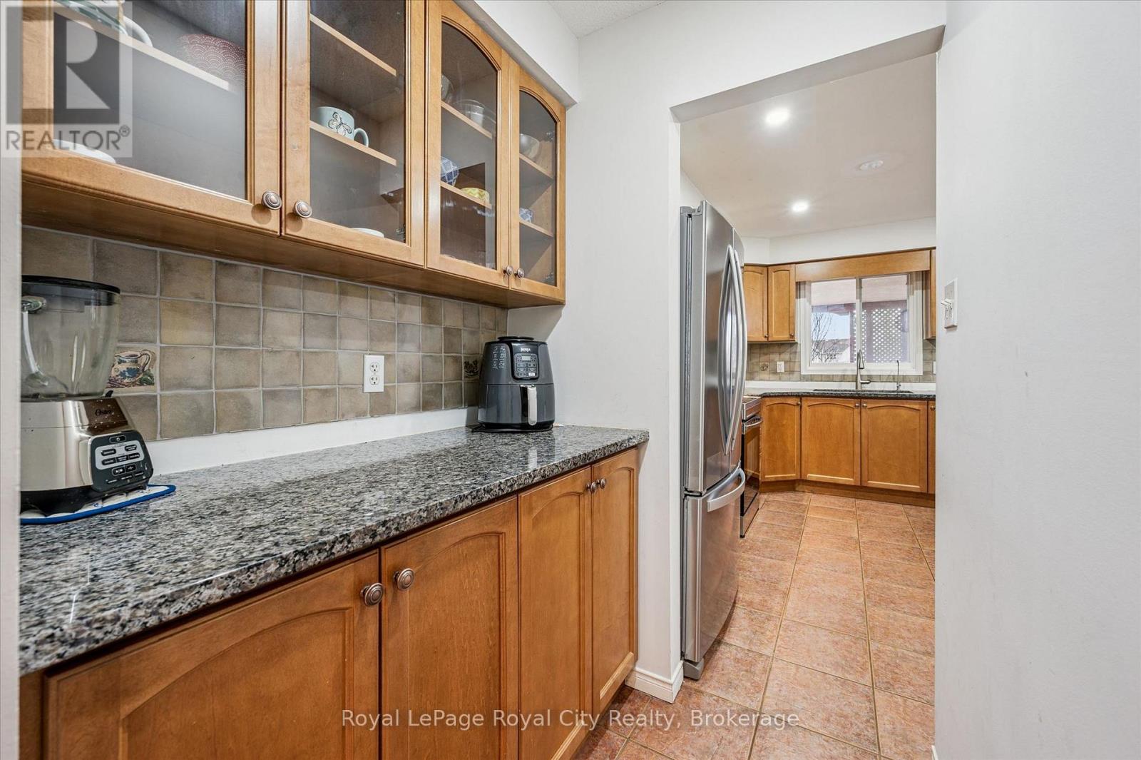64 MILSON CRESCENT - 12