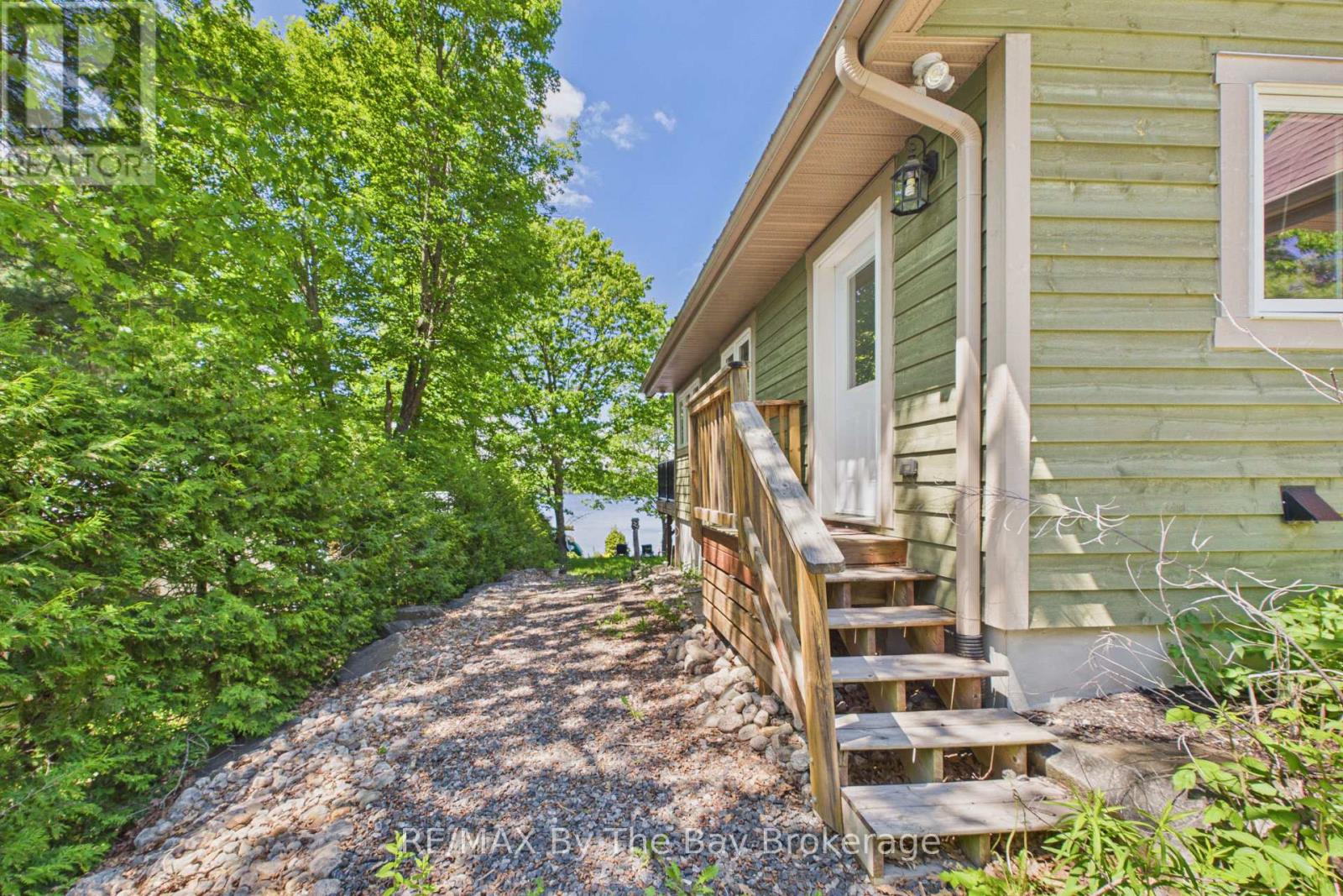 61 MCKELLAR LAKE ROAD - 39