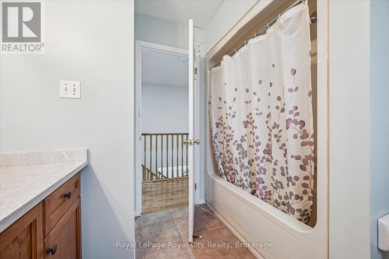 64 MILSON CRESCENT - 29