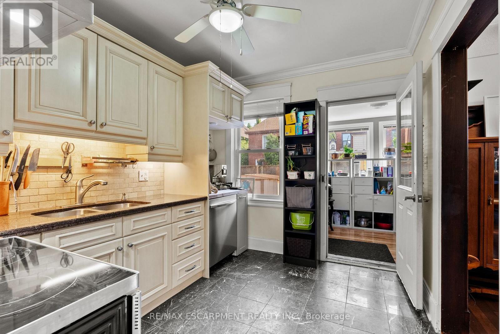 260 STINSON CRESCENT - 17