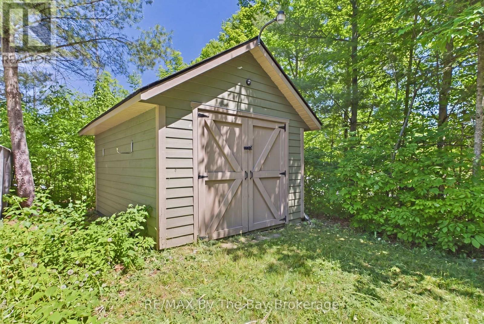 61 MCKELLAR LAKE ROAD - 44