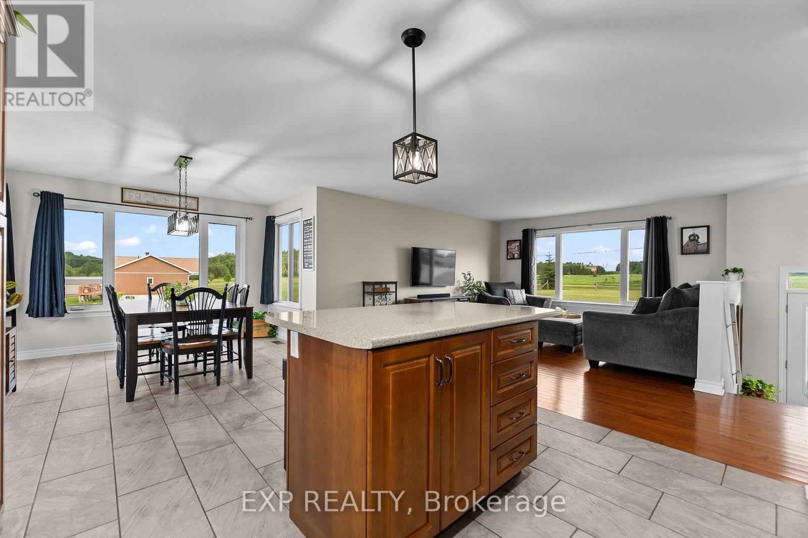 566A PINNACLE ROAD - 14