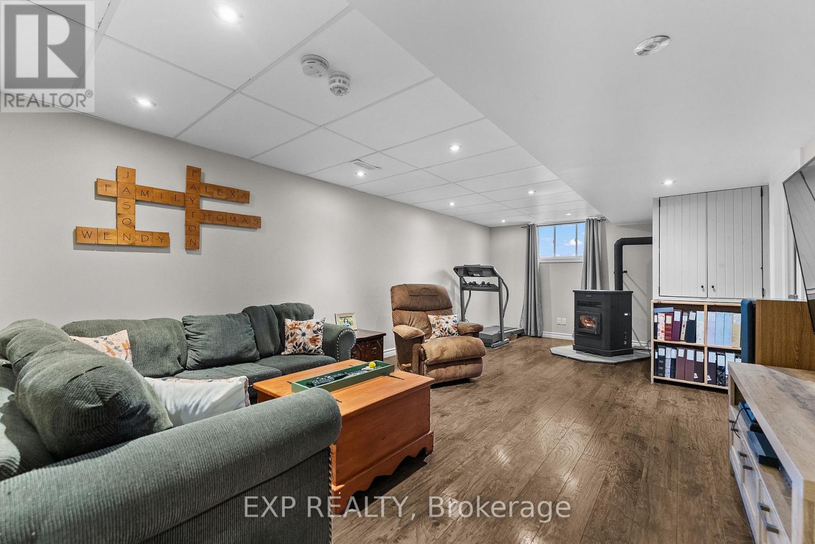 566A PINNACLE ROAD - 27