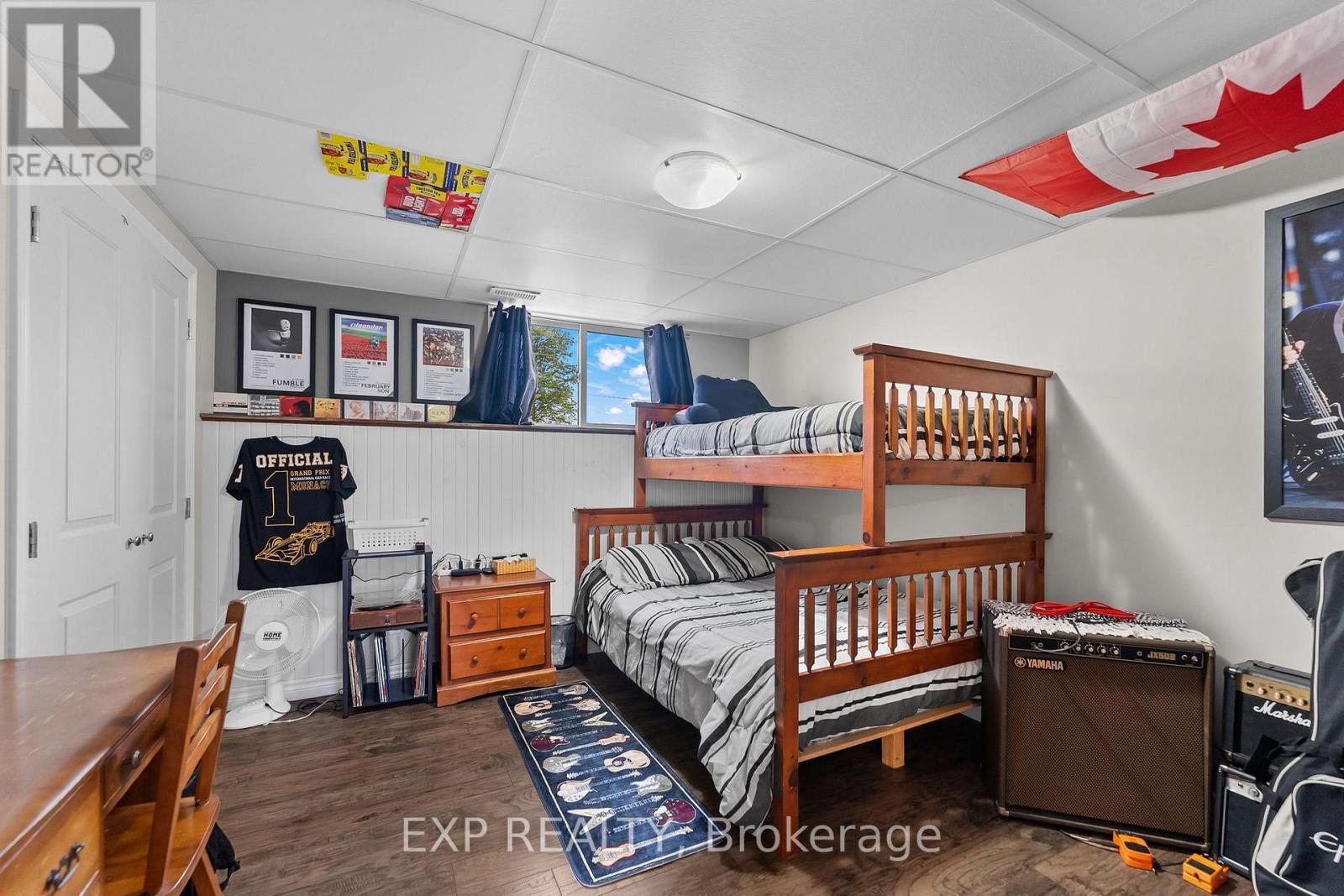 566A PINNACLE ROAD - 32