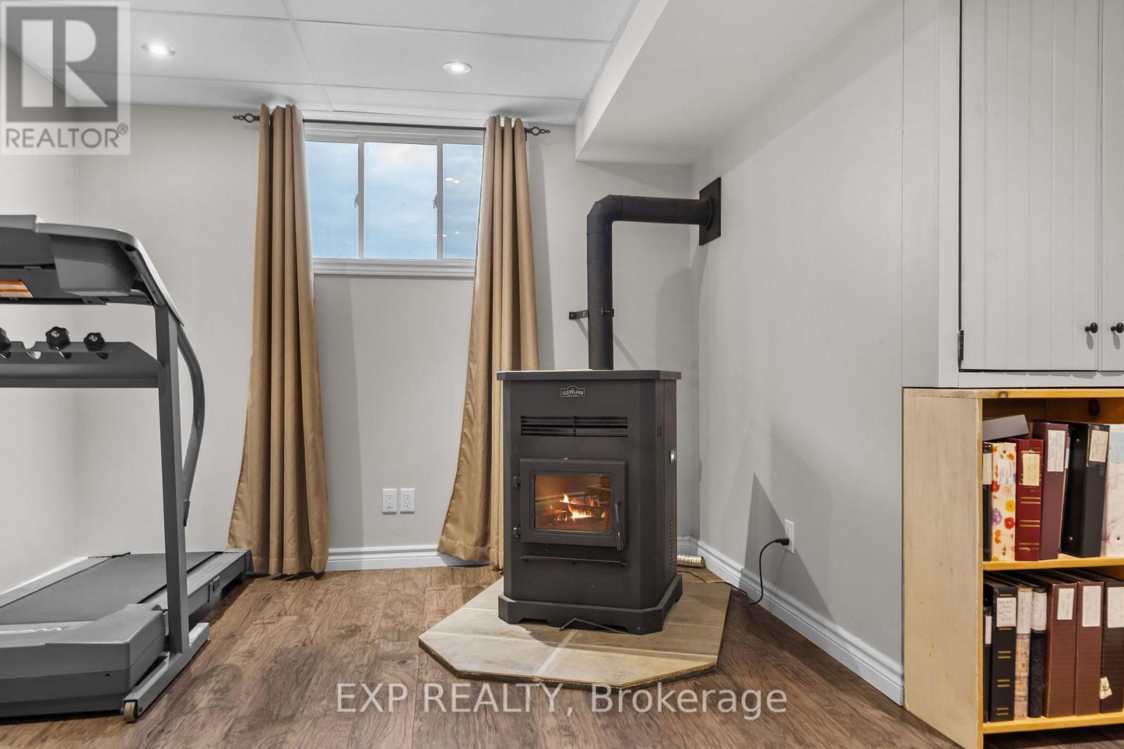 566A PINNACLE ROAD - 29