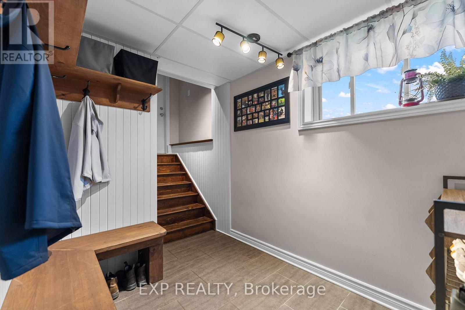 566A PINNACLE ROAD - 26