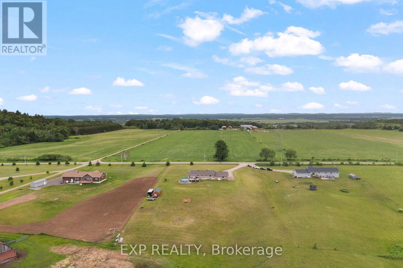 566A PINNACLE ROAD - 47