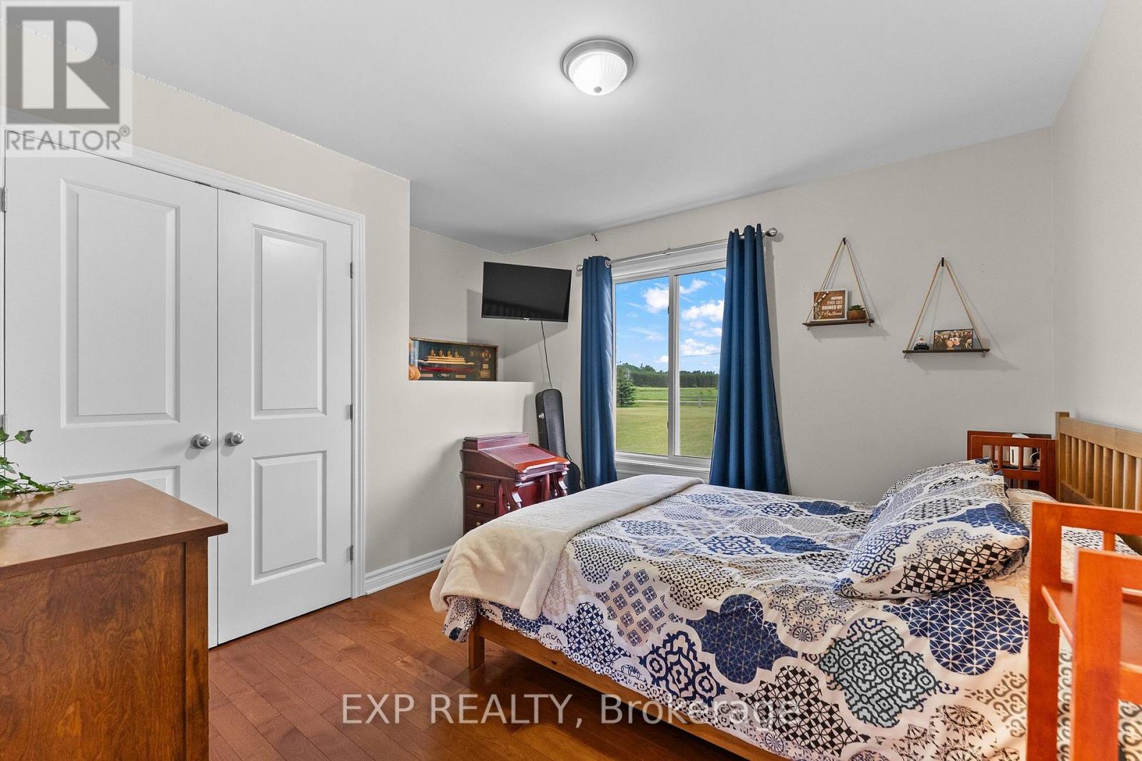 566A PINNACLE ROAD - 18