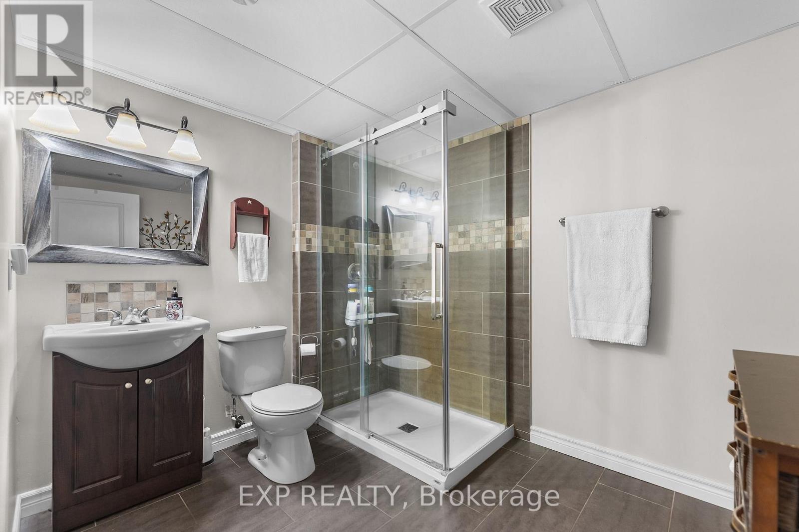 566A PINNACLE ROAD - 31
