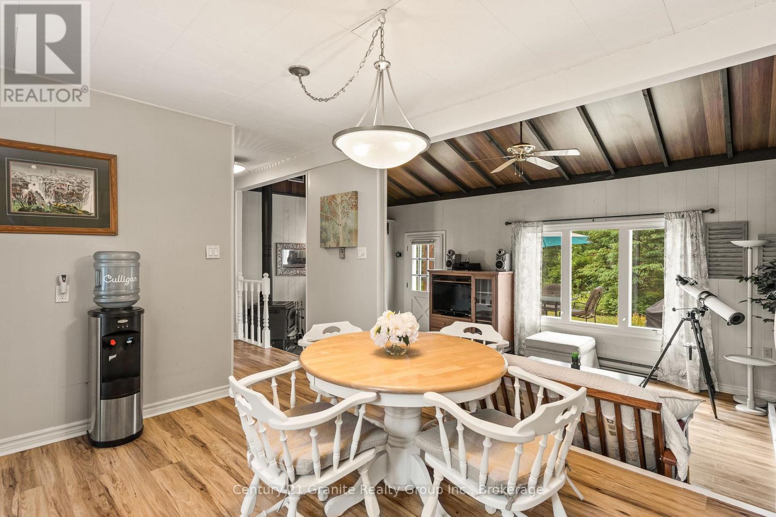 1075 HOBBITS LANE - 12