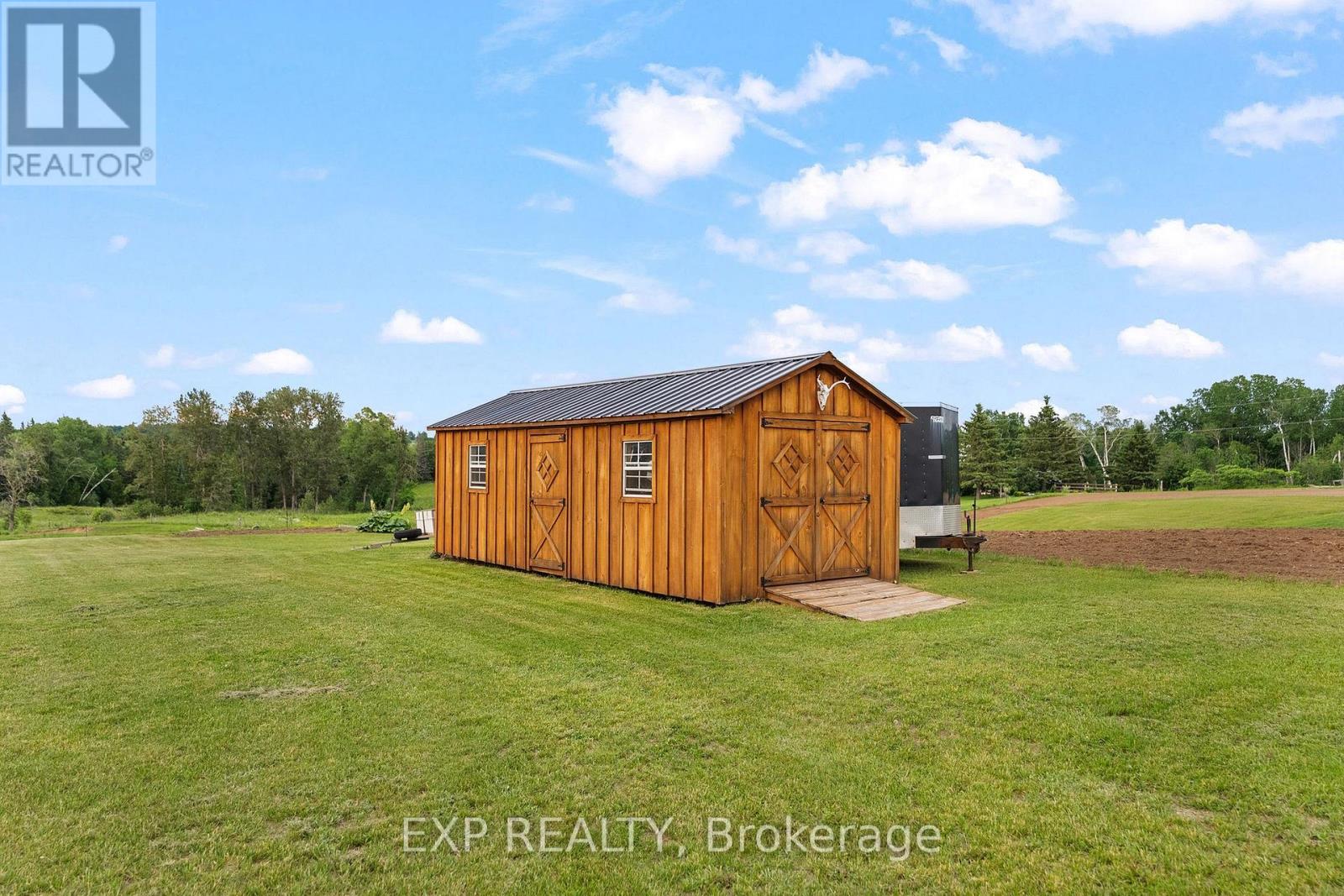 566A PINNACLE ROAD - 40
