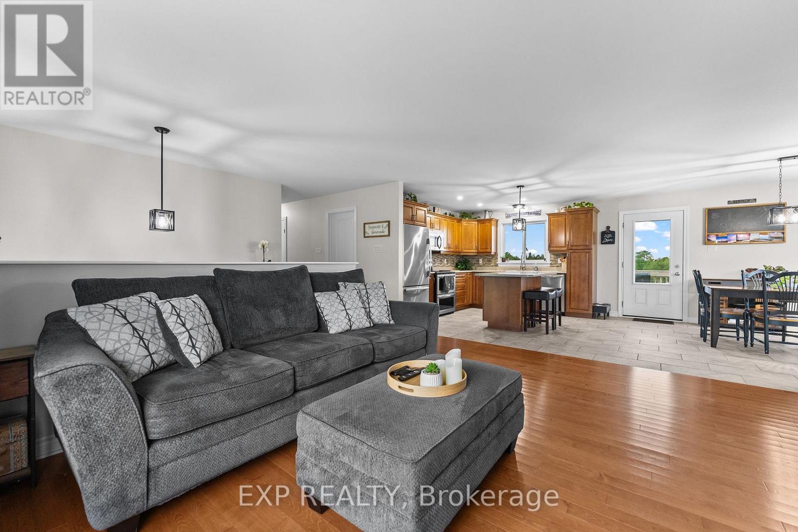 566A PINNACLE ROAD - 9
