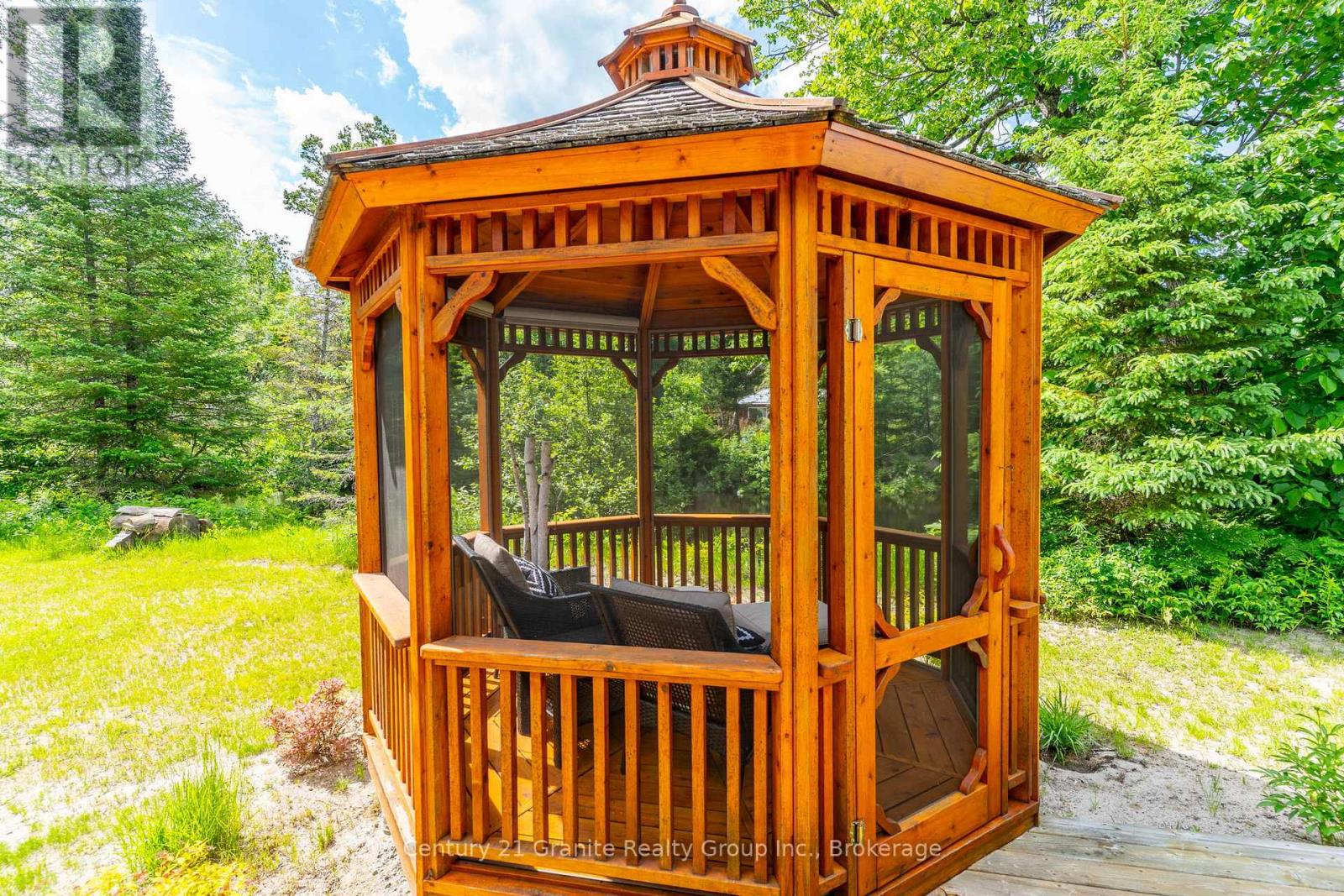 1075 HOBBITS LANE - 25