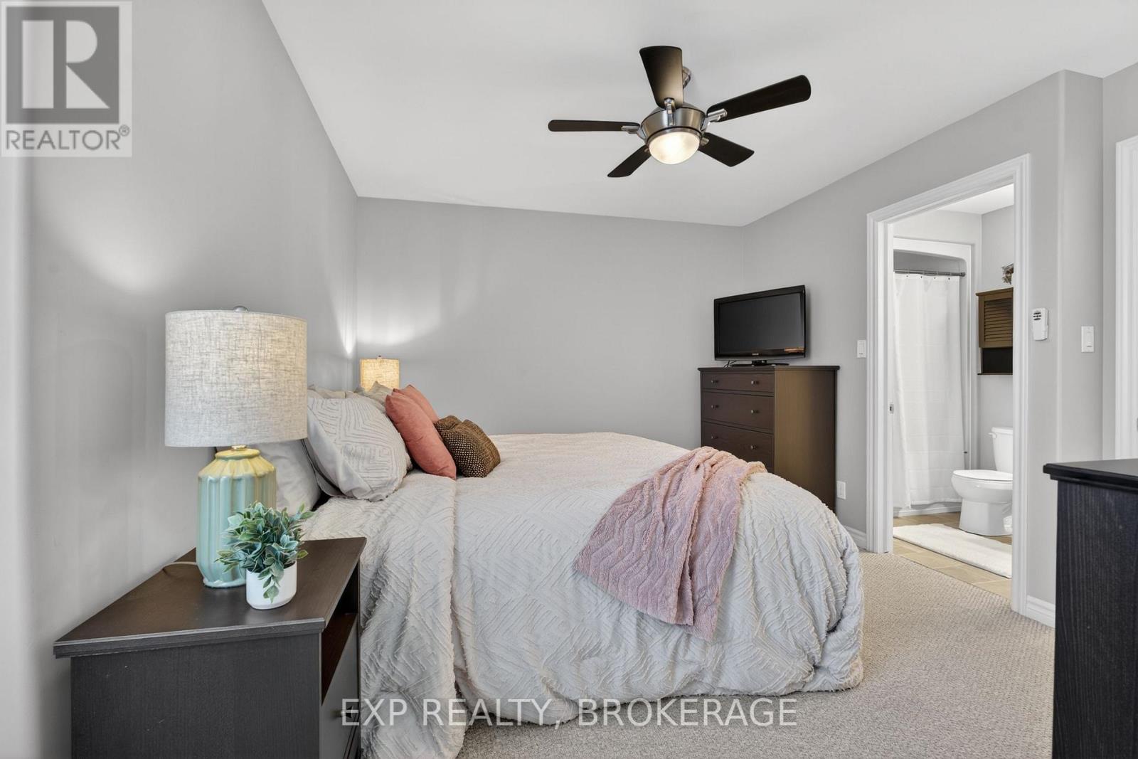 20 LEDGEROCK COURT - 18