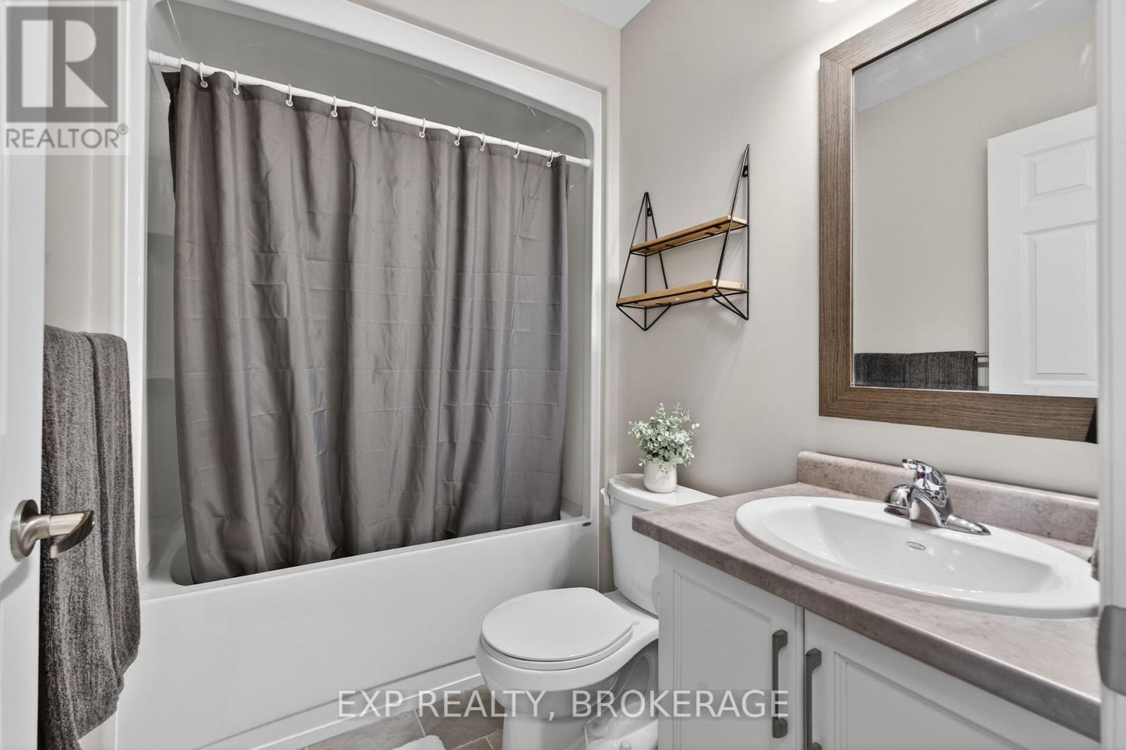 20 LEDGEROCK COURT - 24