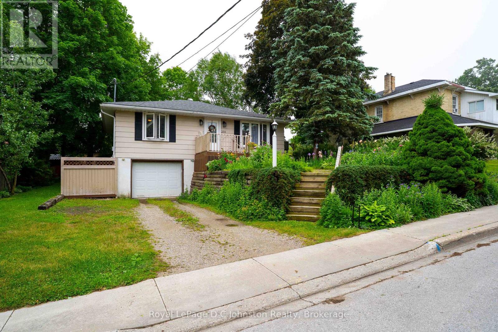 255 ROWE STREET - 39