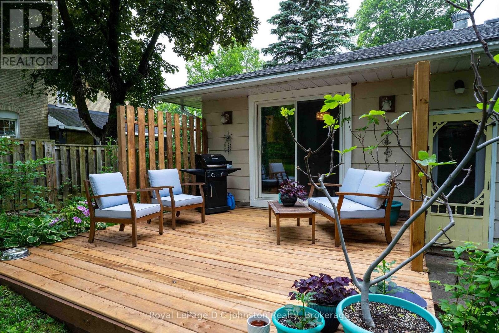 255 ROWE STREET - 28