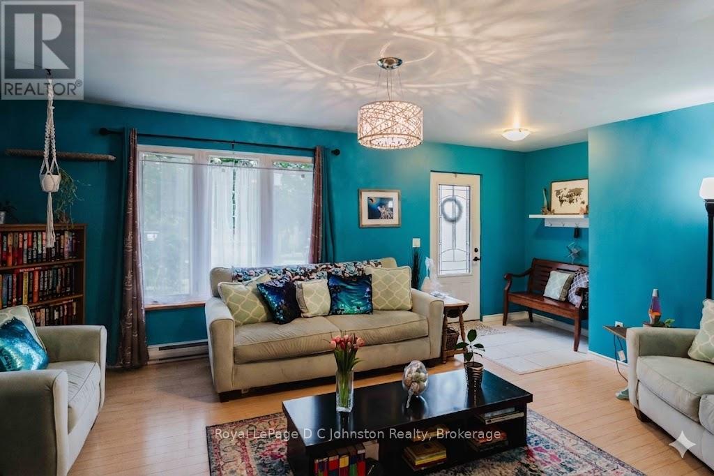 255 ROWE STREET - 4