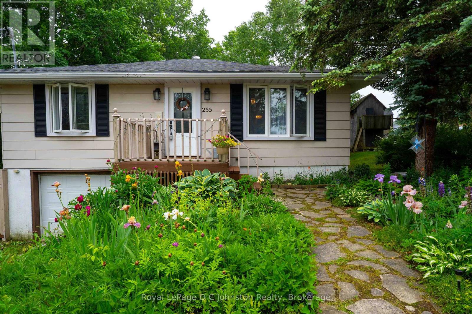 255 ROWE STREET - 38