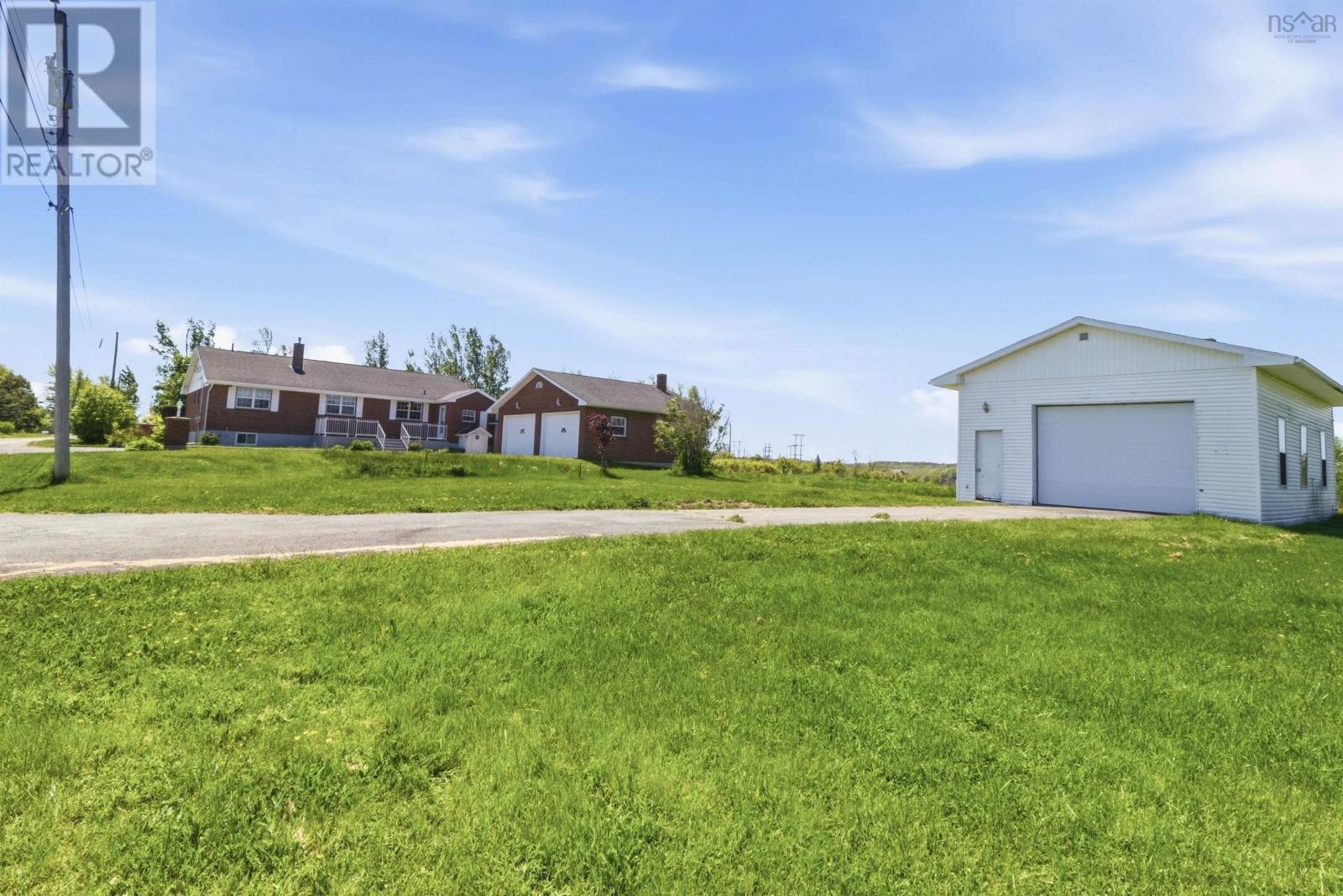 21 Hillcrest Lane - 23