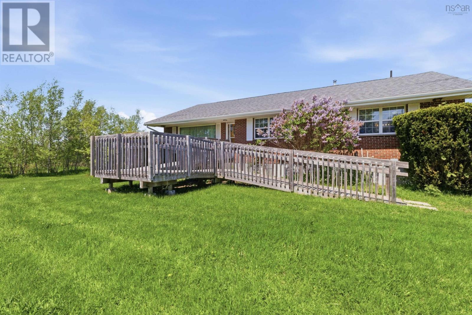 21 Hillcrest Lane - 24