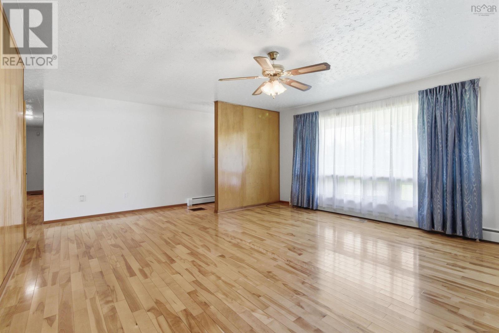 21 Hillcrest Lane - 5