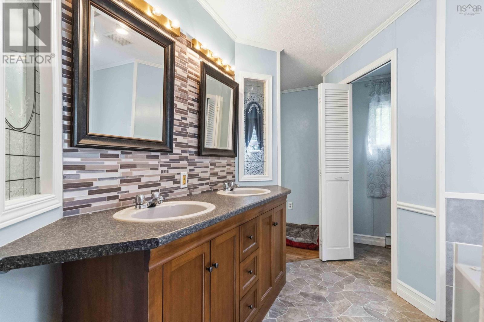 Property 25 of 30 of 25 Juniper Crescent