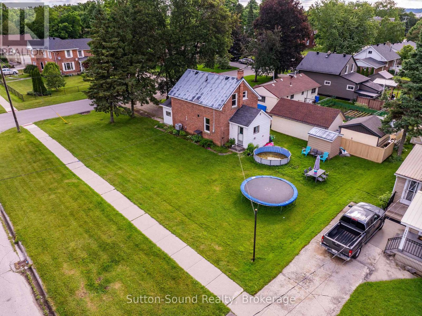705 17TH STREET E - 19