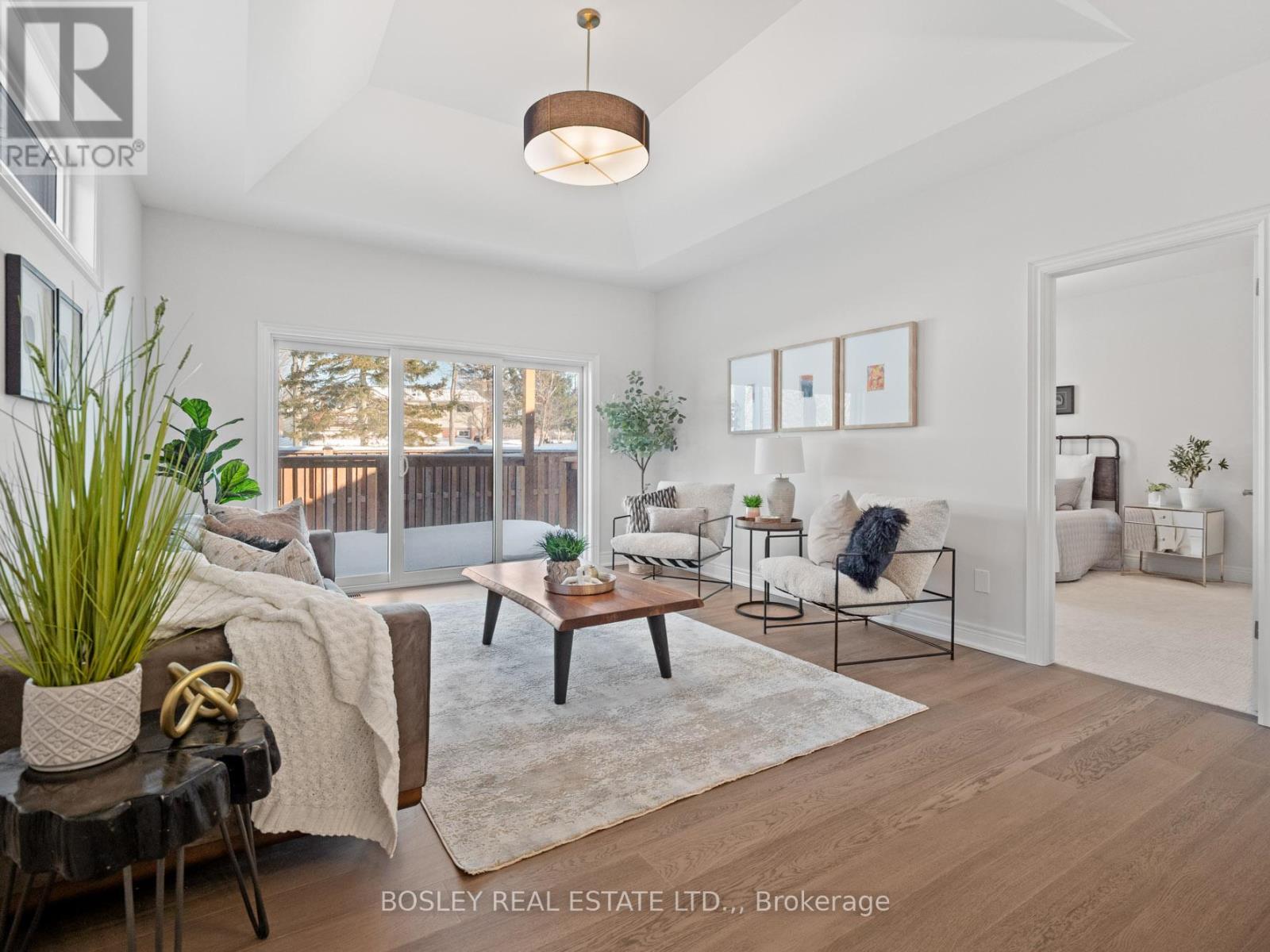 510 ROYAL RIDGE DRIVE - 16