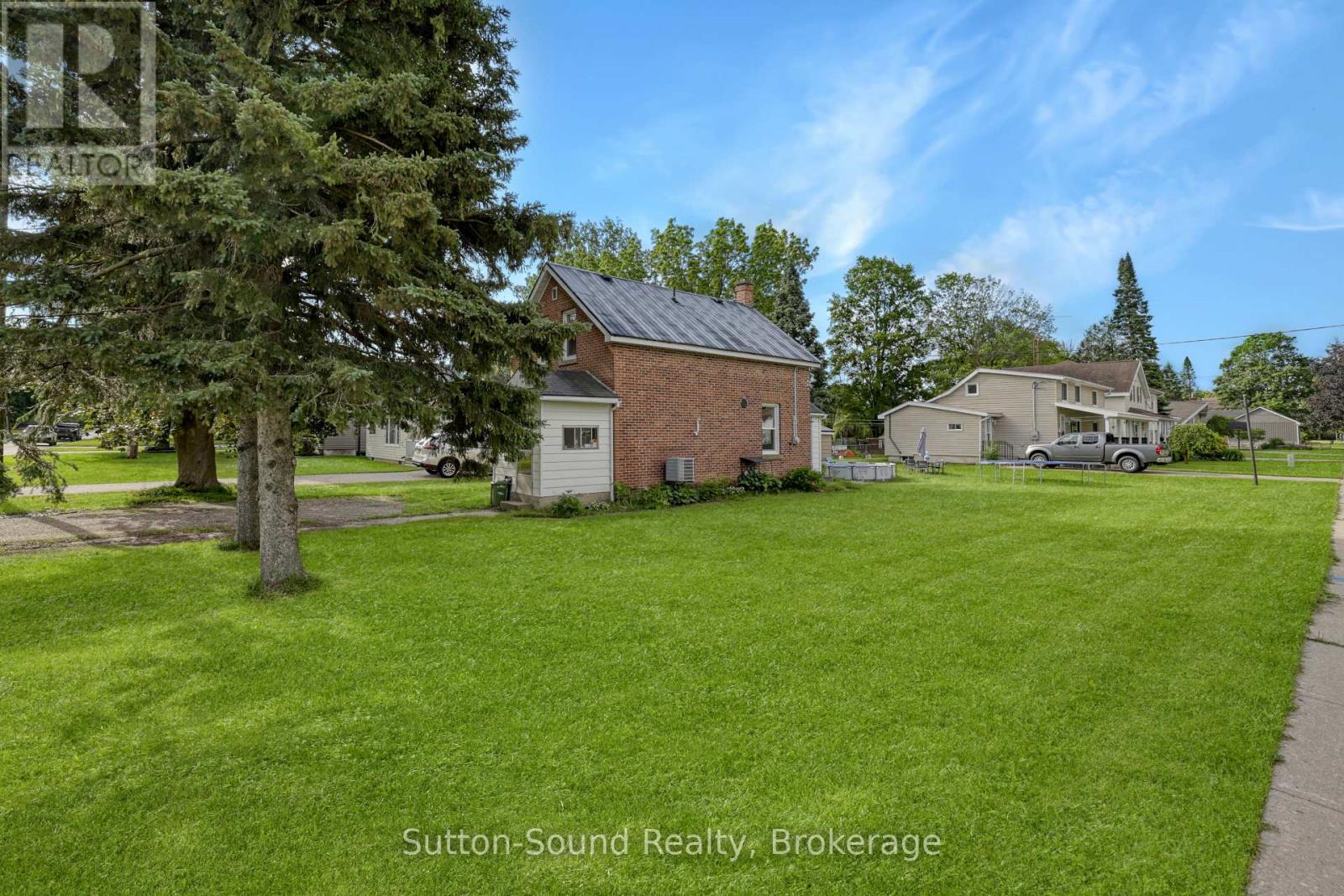 705 17TH STREET E - 15