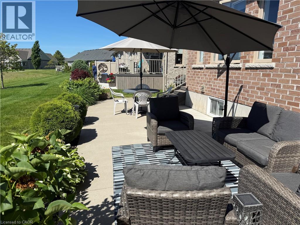 86 REGATTA Drive - Image 28