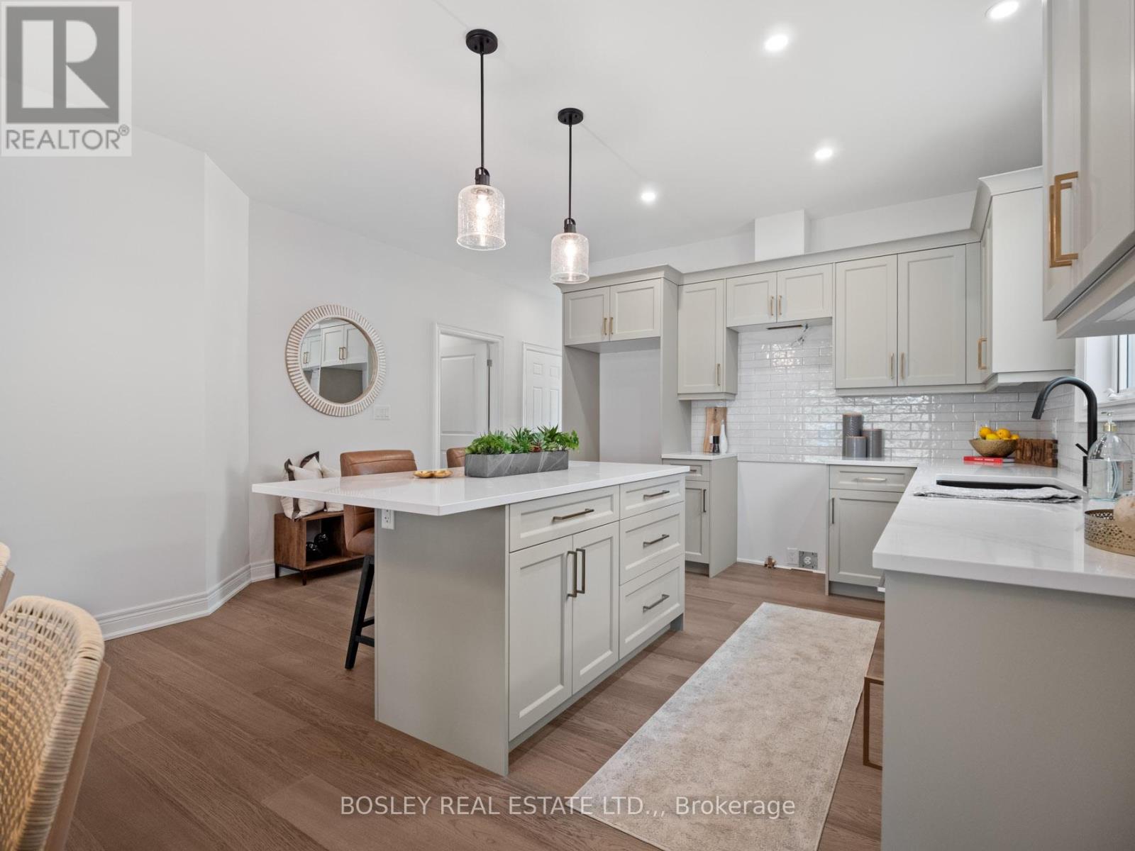 510 ROYAL RIDGE DRIVE - 12