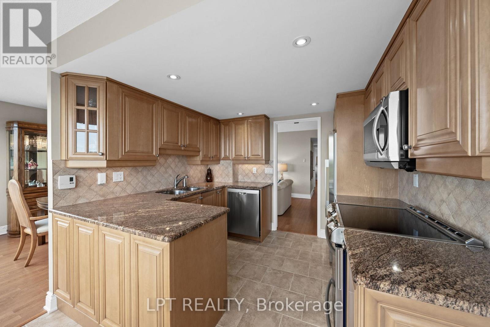 3 Bed, 2 Bath House for Sale in Ottawa – 1505 – 1510 RIVERSIDE DRIVE, Ottawa – MLS# X13477848 - Image 17