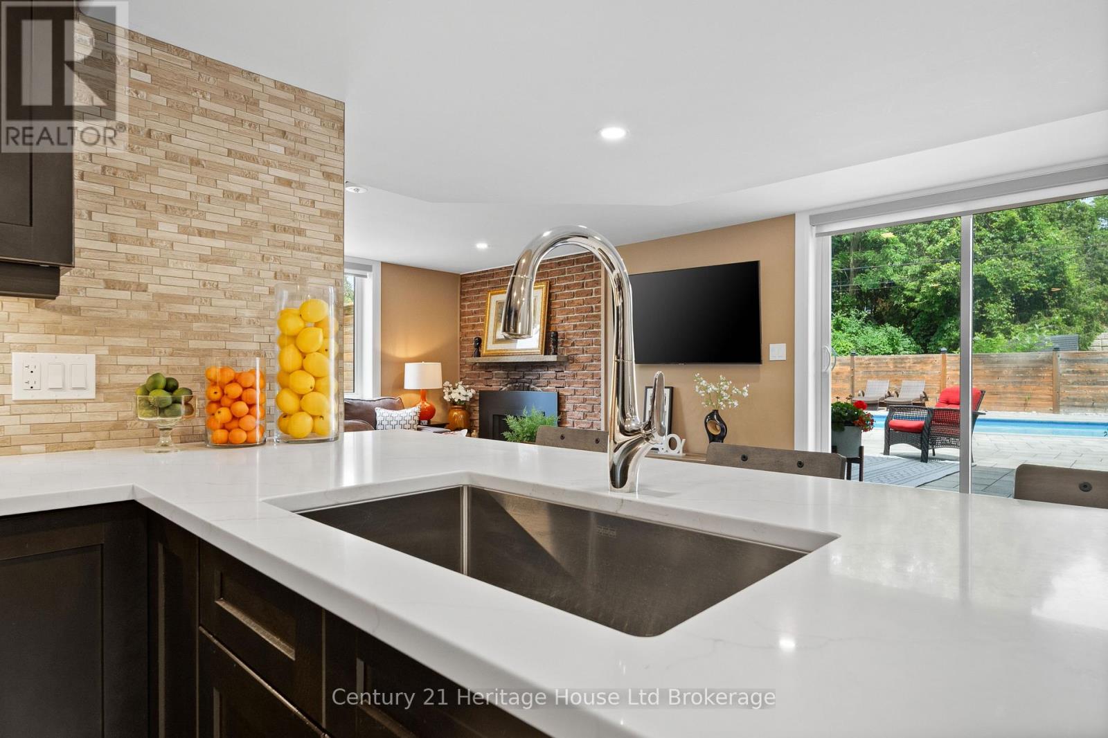 462 RIVERCREST DRIVE - 25