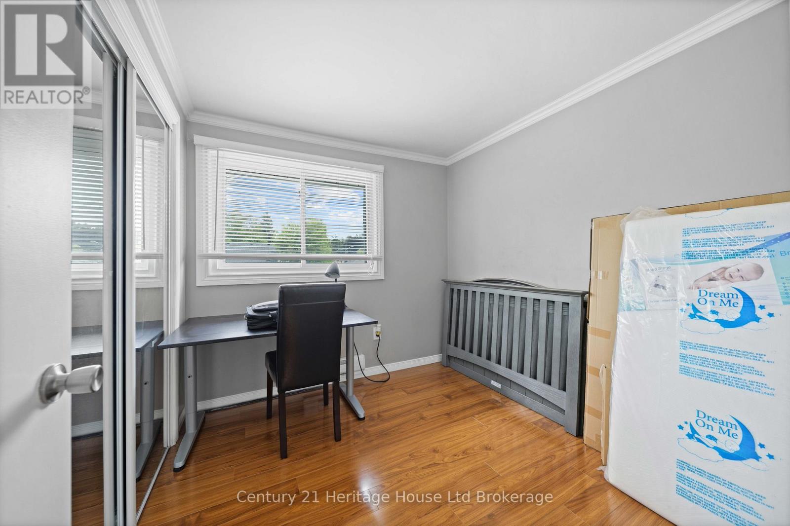 462 RIVERCREST DRIVE - 19