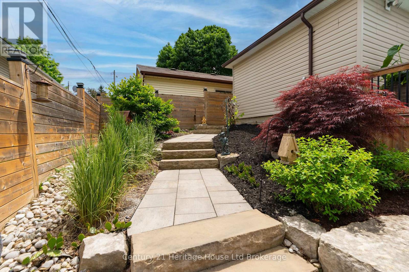 462 RIVERCREST DRIVE - 46
