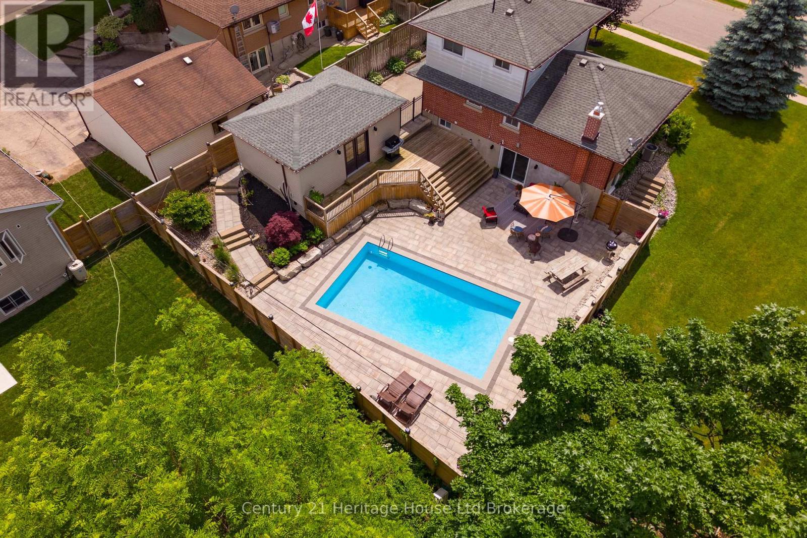 462 RIVERCREST DRIVE - 35