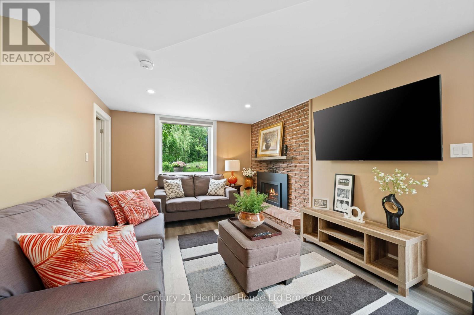 462 RIVERCREST DRIVE - 28