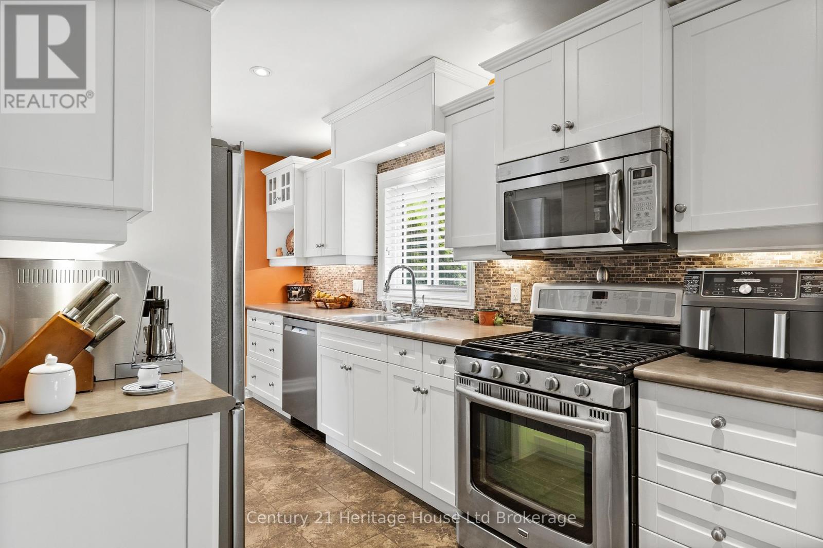 462 RIVERCREST DRIVE - 7