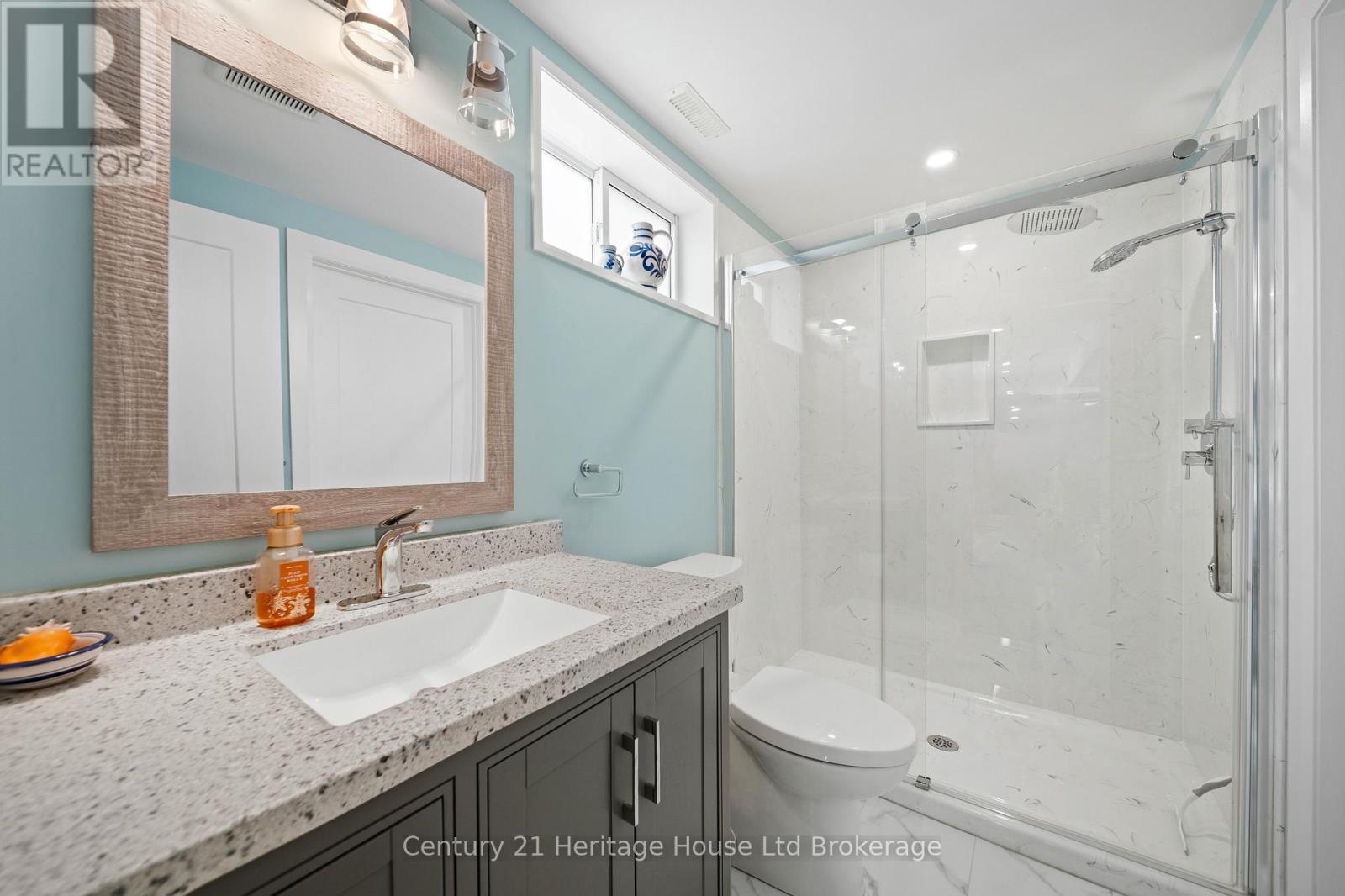 462 RIVERCREST DRIVE - 31