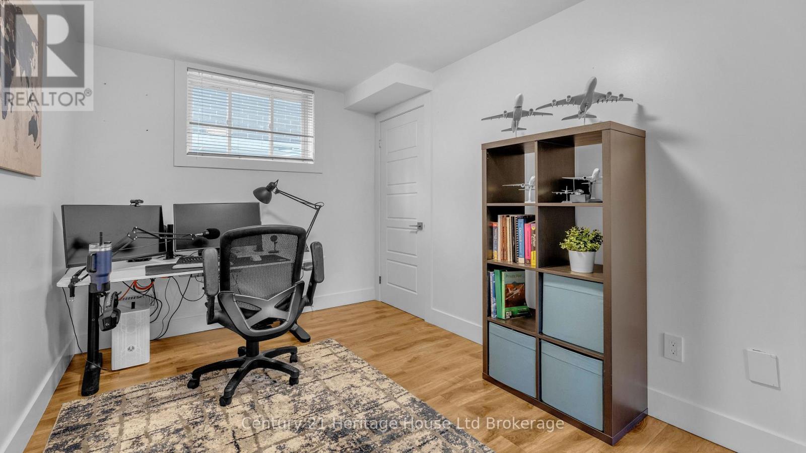 1411 SANDBAR STREET - 34
