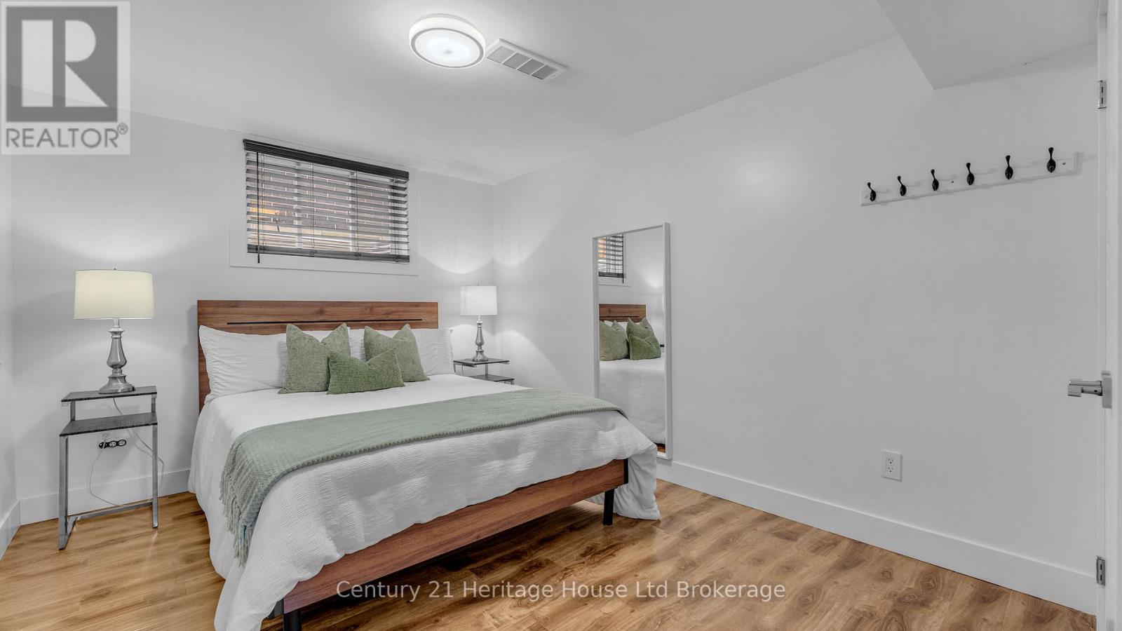 1411 SANDBAR STREET - 35