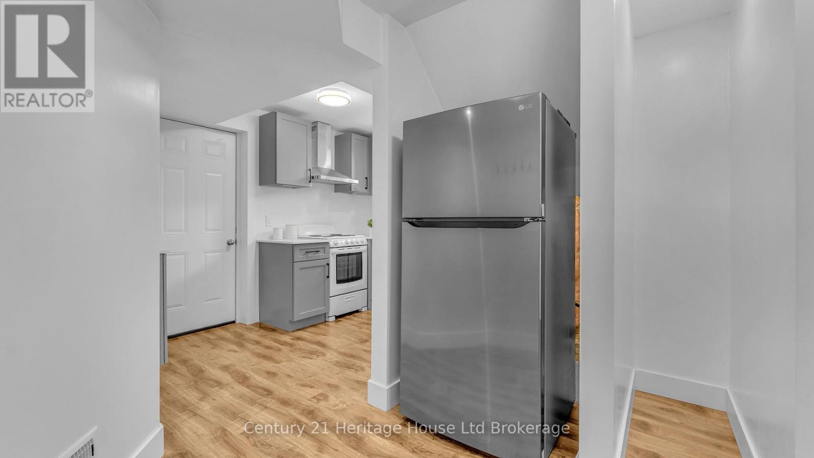 1411 SANDBAR STREET - 32