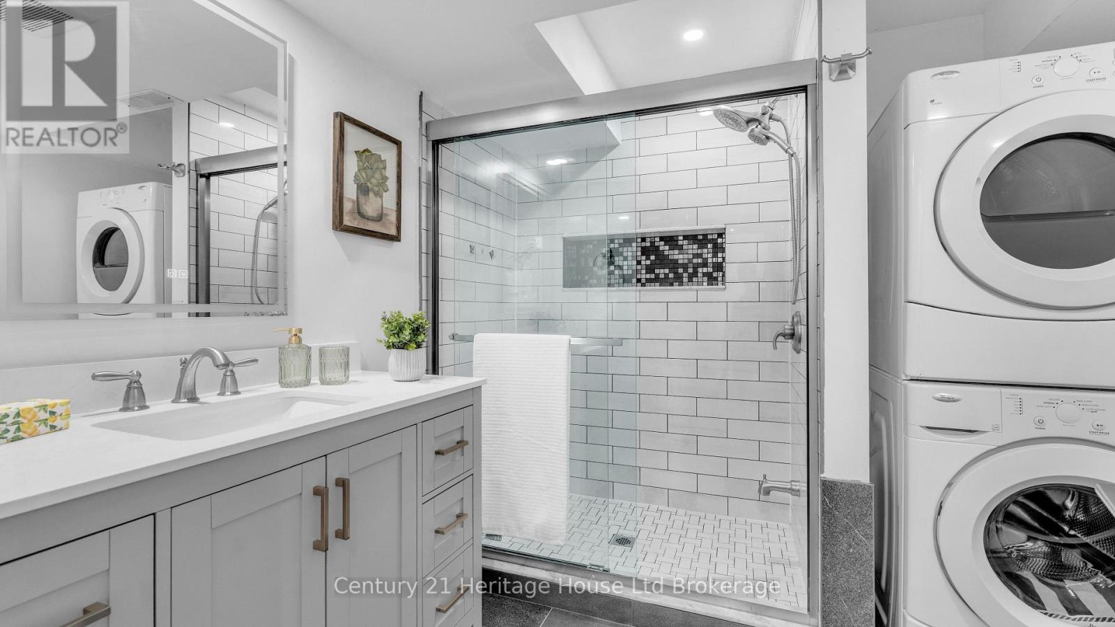 1411 SANDBAR STREET - 33