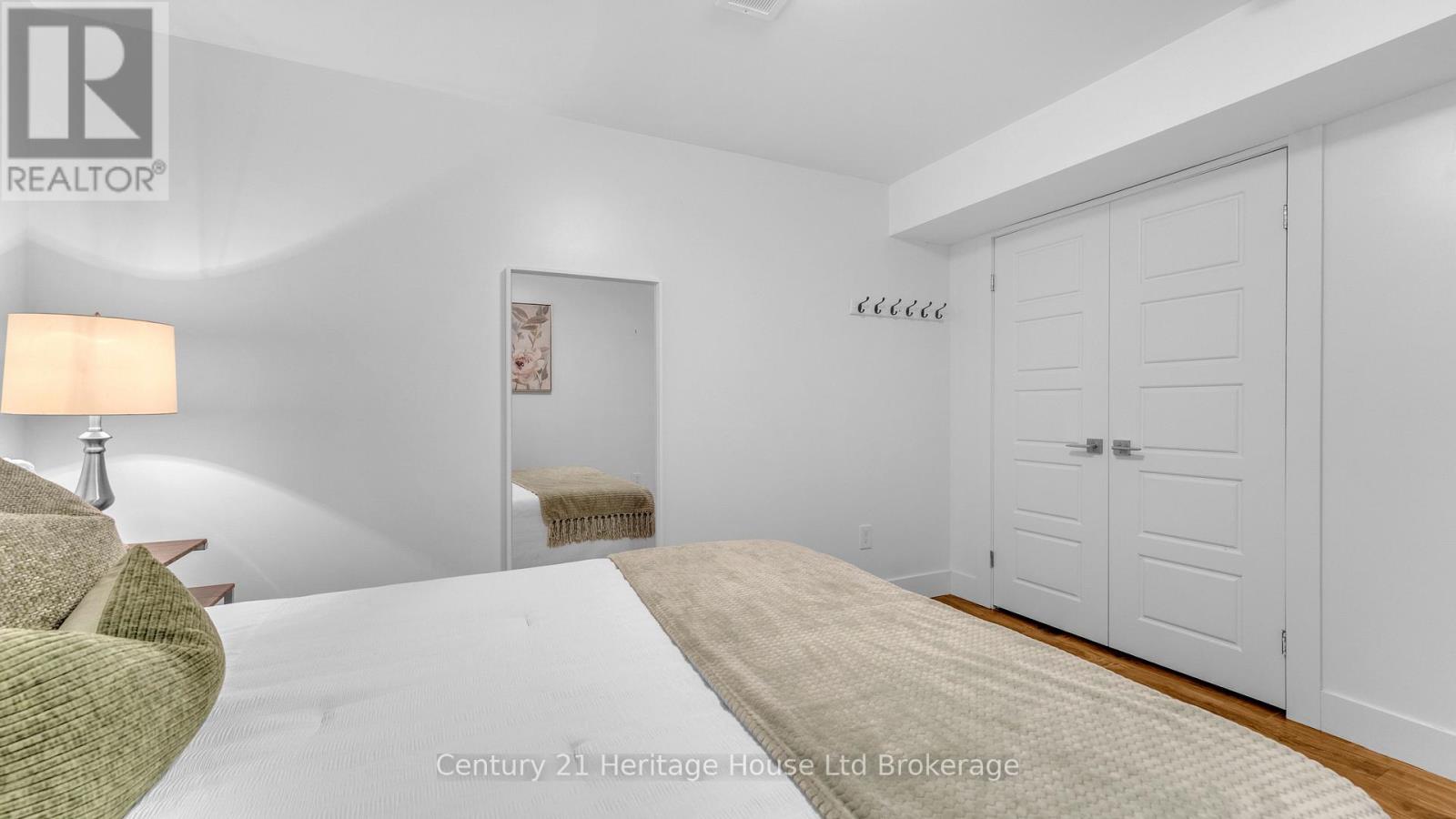 1411 SANDBAR STREET - 37
