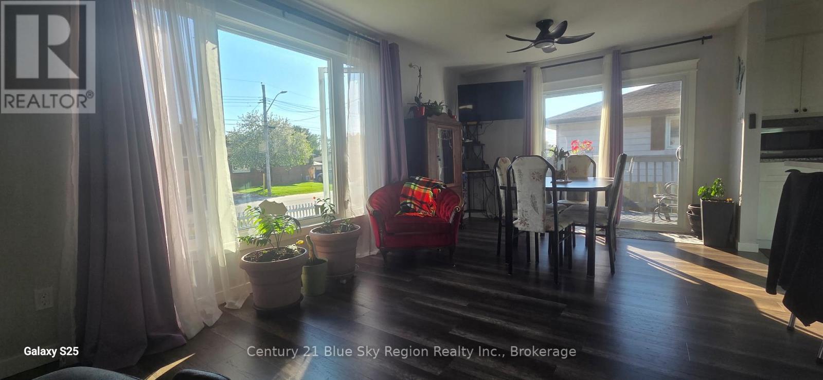 100 STRATHCONA DRIVE - 4
