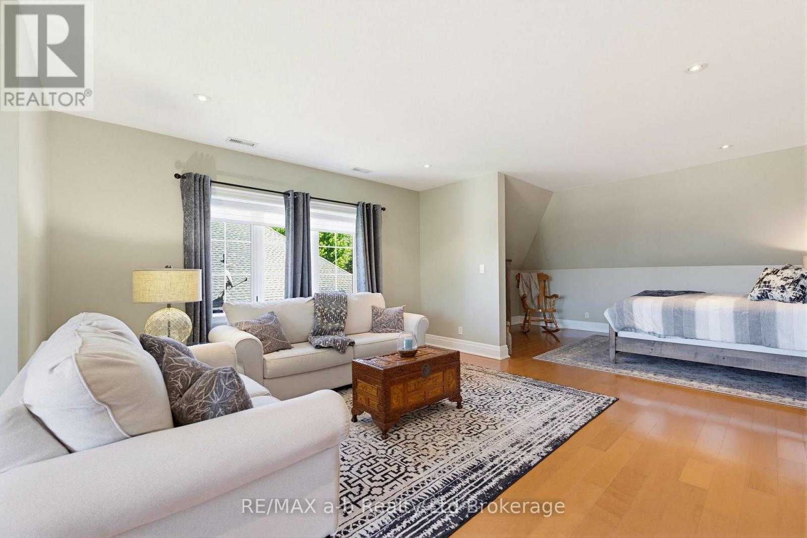 44 YEAGER AVENUE - Image 32