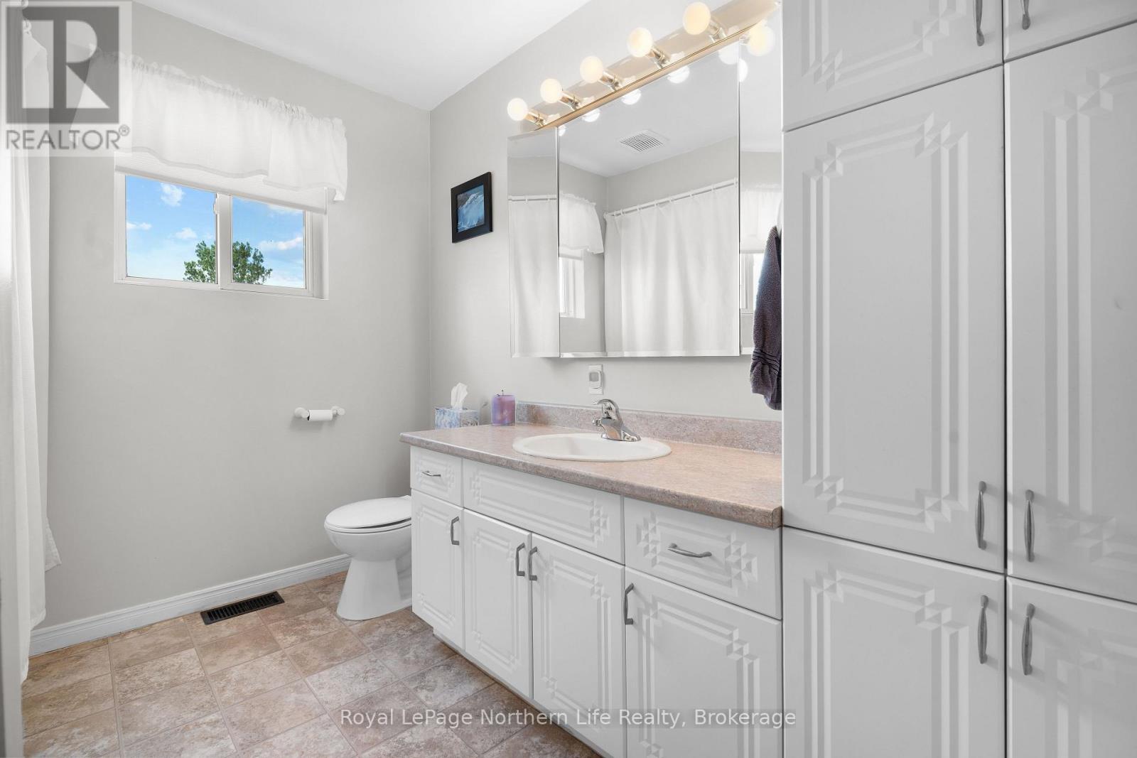 845 OLIVIER ROAD - 24