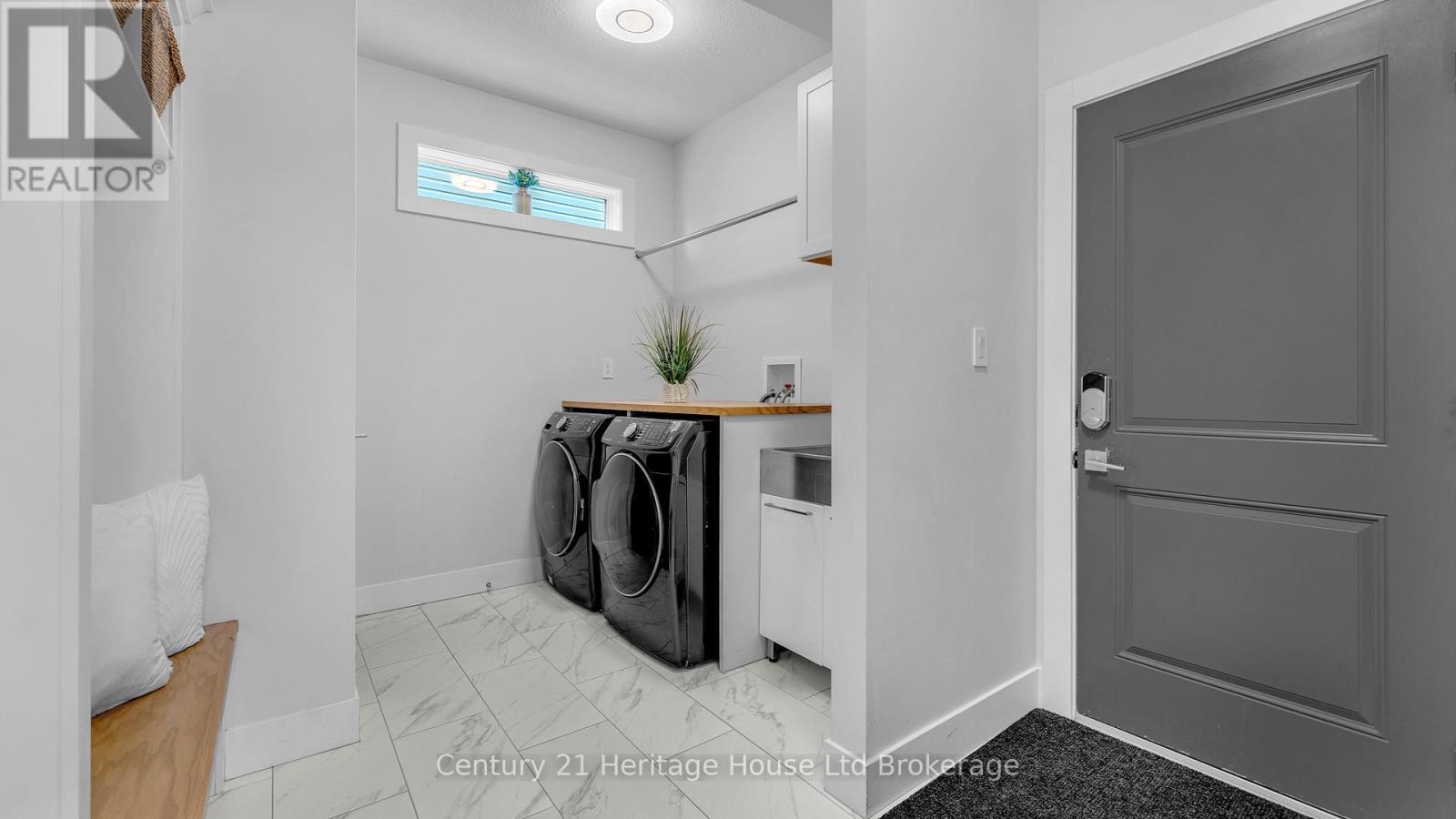 1411 SANDBAR STREET - 14