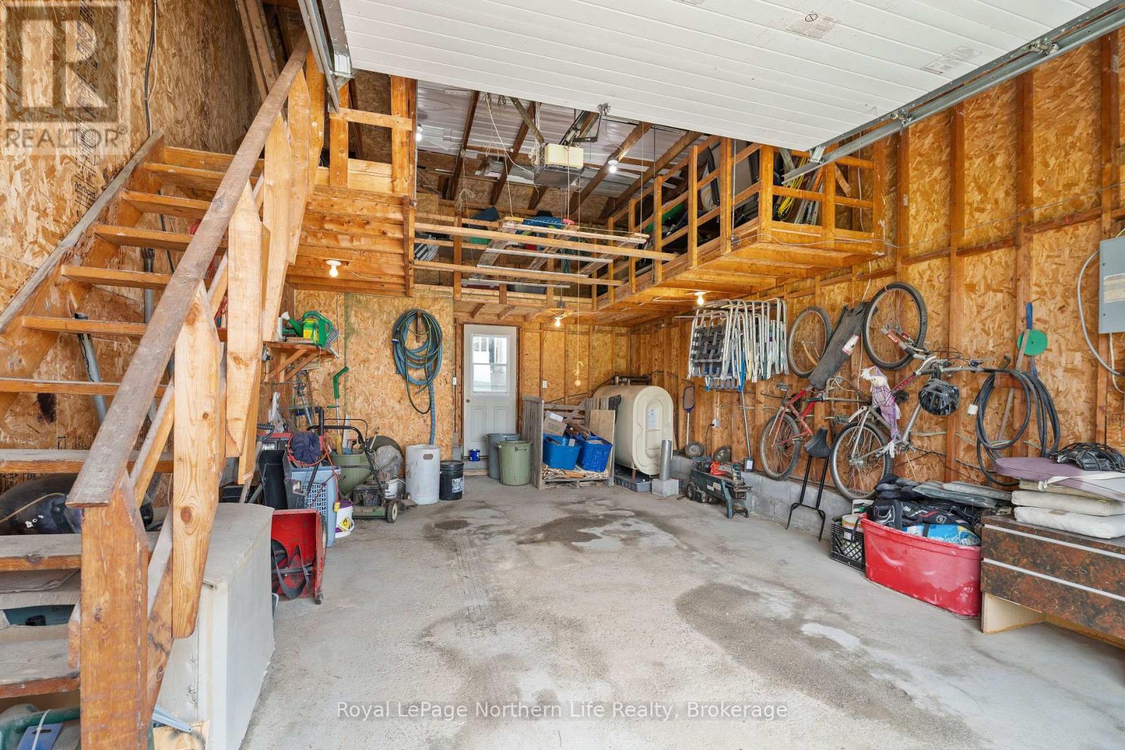 845 OLIVIER ROAD - 47